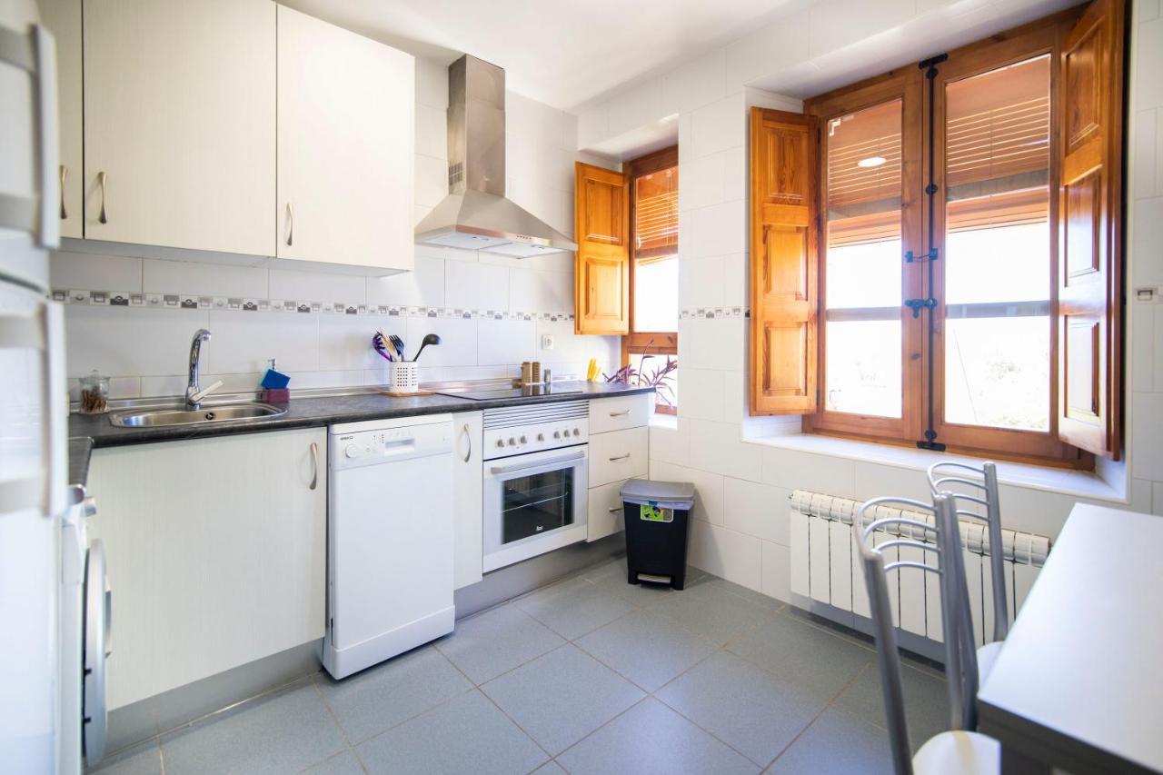 Apartamentos Ribera Del Duero Las Escuelas Vadocondes エクステリア 写真