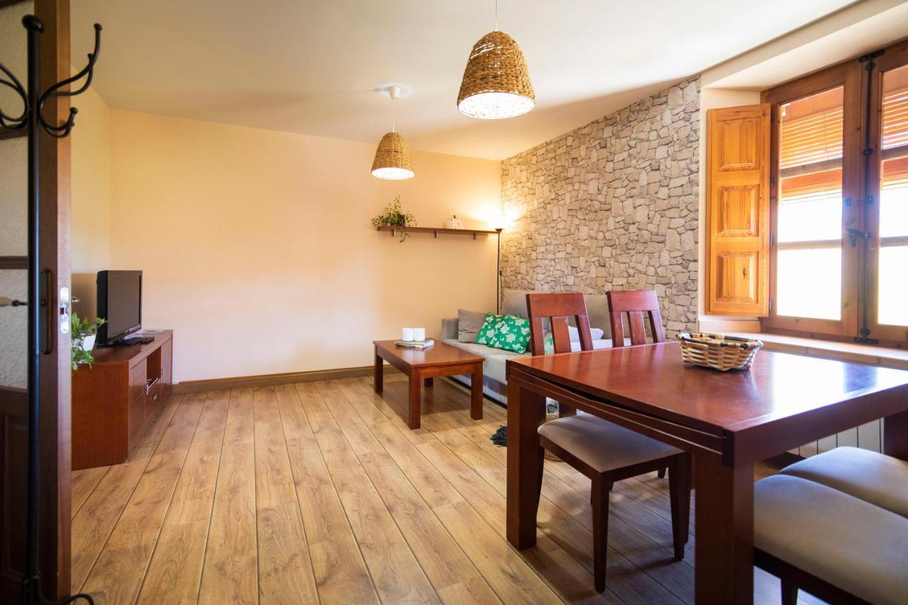 Apartamentos Ribera Del Duero Las Escuelas Vadocondes エクステリア 写真