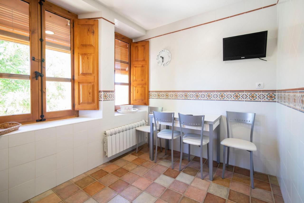 Apartamentos Ribera Del Duero Las Escuelas Vadocondes エクステリア 写真
